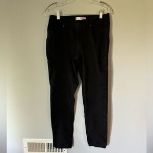 No Boundaries size 11 women’s black denim jeans